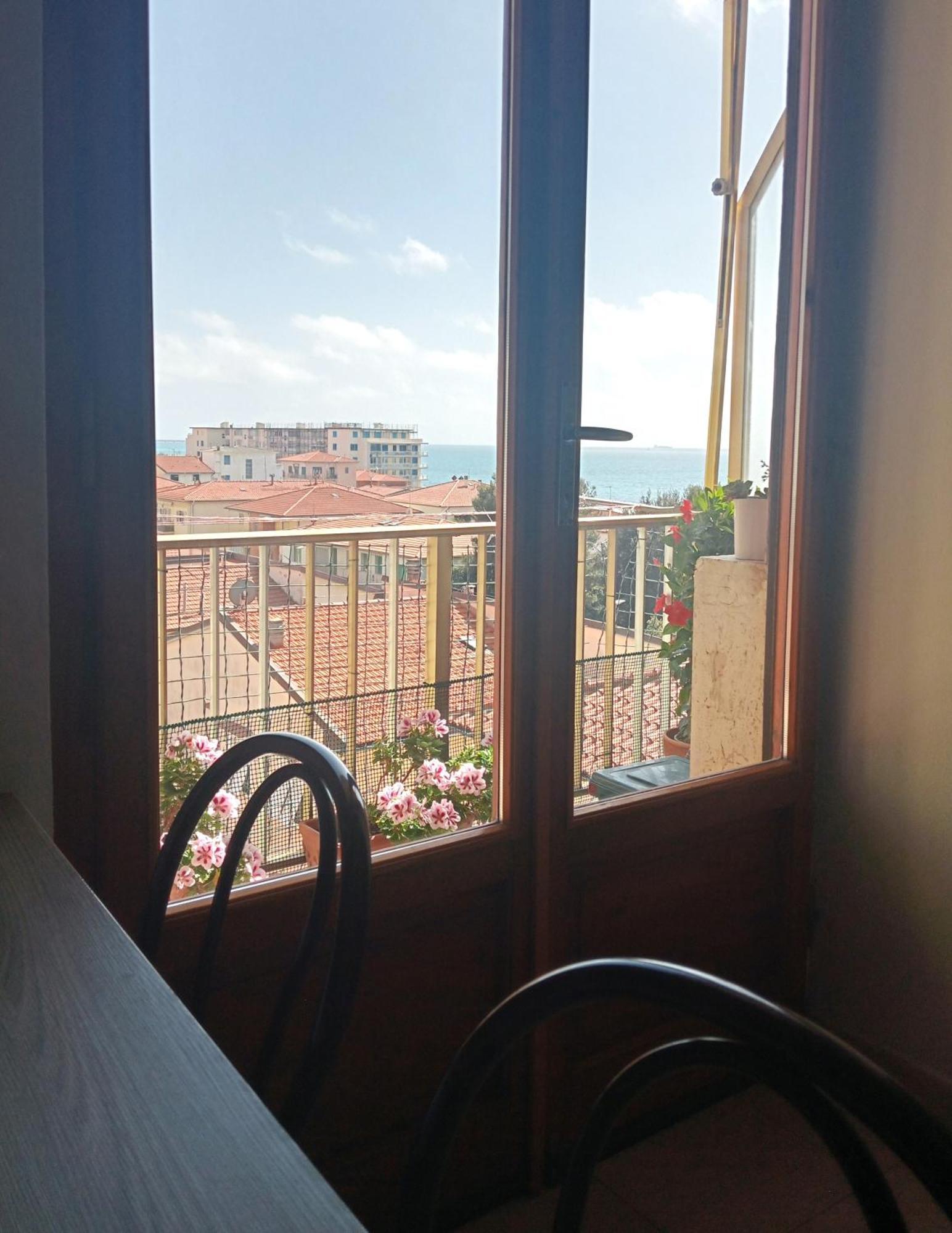 Appartamento A 50 Mt Dal Mare Rosignano Solvay Exterior photo